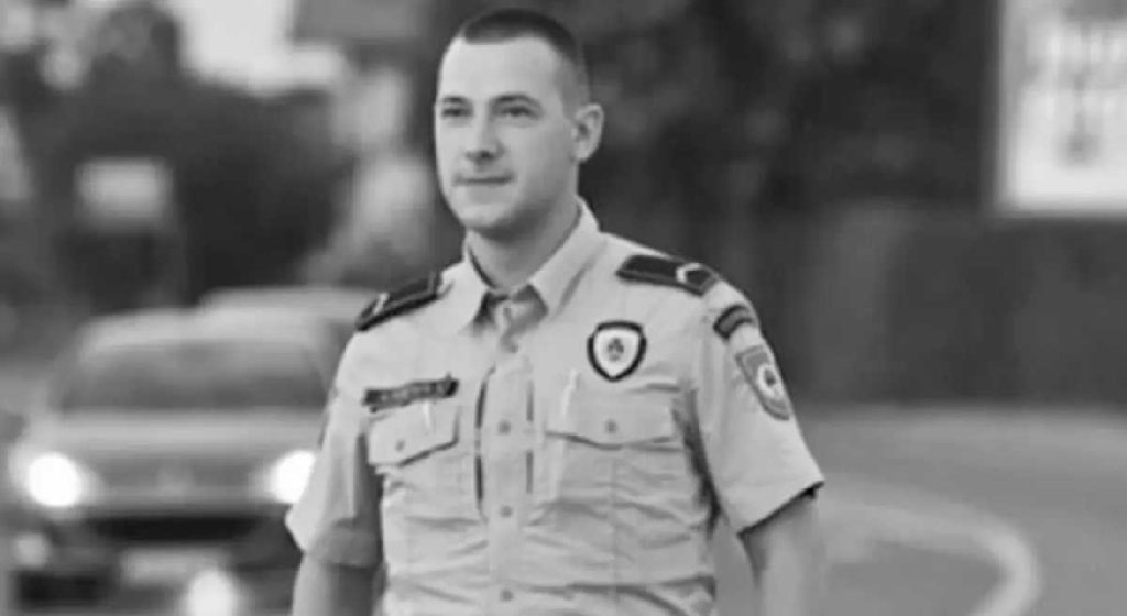 Tragično ugašen život mladog policajca iz Bijeljine: Studenti posvetili pjesmu preminulom policajcu Nemanji Alempiću
