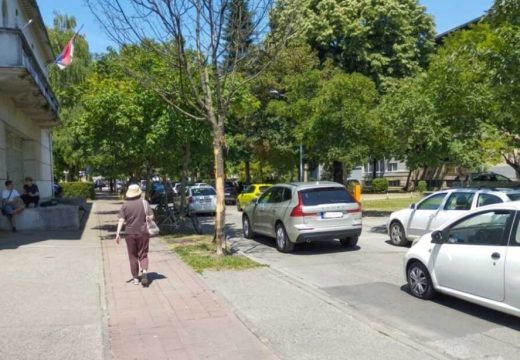 AMS: Saobraćaj se na većini puteva odvija redovno