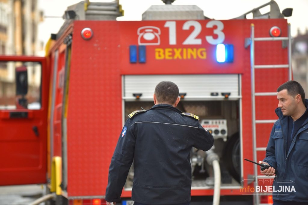 Bijeljina: Požar u pilani, vatrogasci intervenisali sa 4 vozila