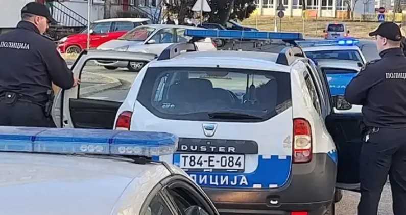 policija