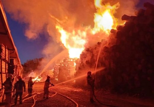 Hronika: Detalji požara u fabrici drvenih sortimenata kod Teslića