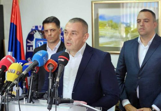 Kojić tvrdi da su policajci tukli i konobare: Pozvao ministra Budimira da ispita navode