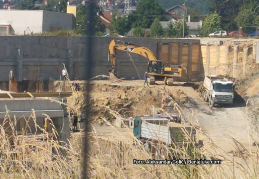 Srpska: UKC se vjerovatno neće žaliti na presudu o garaži od 17,7 miliona KM