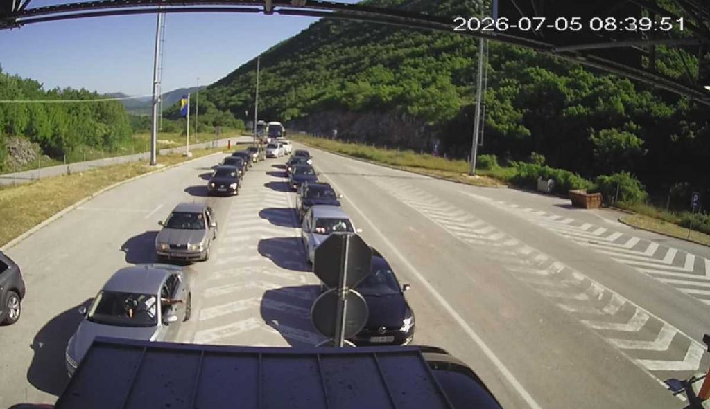 AMS RS: Stanje na putevima povoljno, ali gužve na pojedinim graničnim prelazima