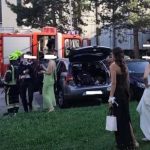 Svadba prekinuta intervencijom: Vatrogasci hitno spasavali dijete iz automobila
