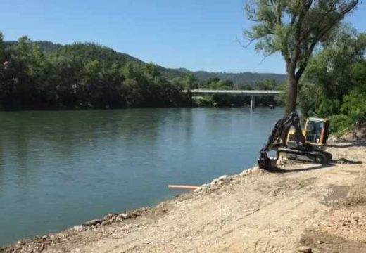 Svaka jača kiša izazivala je strah kod stanovnika: Počela izgradnja obaloutvrde u Karakaju kod Zvornika (Video)