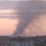Vatrogasci spriječili katastrofu: Veliki požar kod Modriče progutao polje pšenice