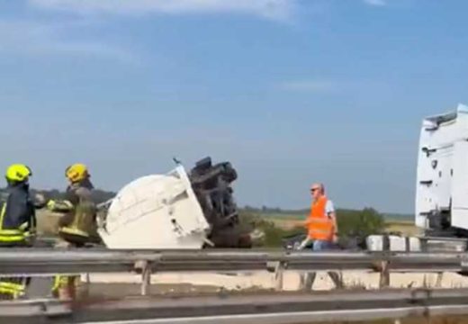 Nesreća: Sudar cisterne i automobila na auto-putu u Hrvatskoj; Kilometarske kolone (Video)