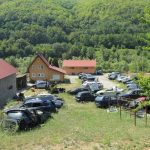 Policijska akcija u Foči: Pretresli auto-otpad, zaplijenili 11 vozila (Foto)
