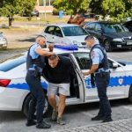 Kupovali oružje u BiH, pa ga planirali prodati u EU: Laktašanin uhapšen u akciji “Trasa” doveden u Tužilaštvo