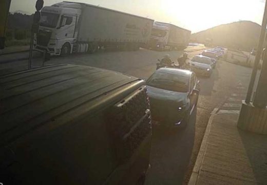 Kilometarske kolone na granicama BiH: Najveće gužve na izlazu iz zemlje, čeka se satima