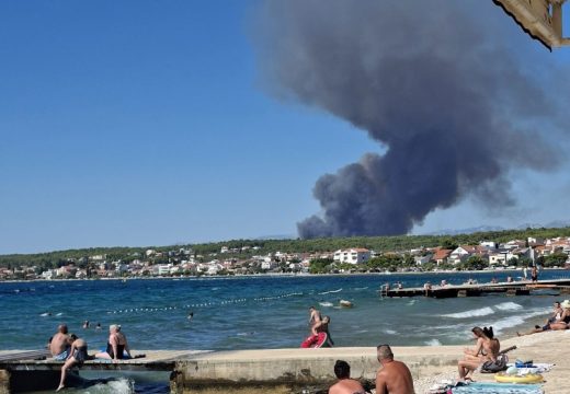 Određen pritvor osumnjičenima za požar: Četvoro ljudi palilo Zadar