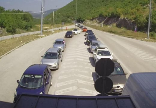 Stanje na putevima: Gužve na granicama, radovi i obustava saobraćaja zbog brdske trke