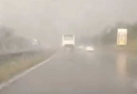 Region: Snažno nevrijeme hara Srbijom, ima povrijeđenih (Video)
