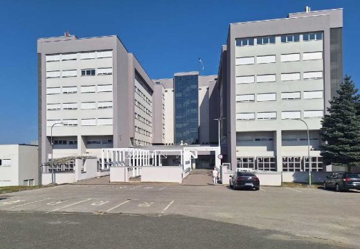 Značajan iskorak: Ljekari UKC-a Srpske izveli ugradnju koljena uz asistenciju robota