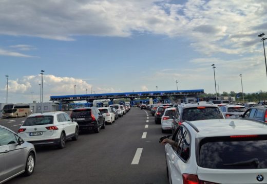 Vozačima se savjetuje strpljenje: Gužve na više graničnih prelaza na ulazu u BiH