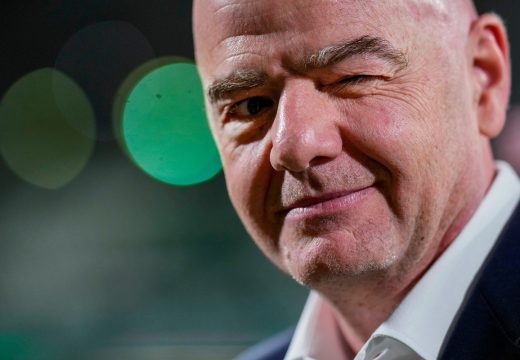 Fudbal: Afrika stala uz Infantina dok raste pobuna