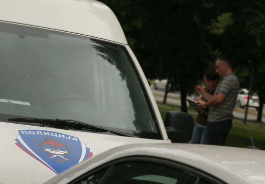 Poginuo vozač “Golfa”:  U direktnom sudaru povrijeđena 3 putnika u kombiju