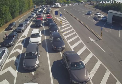 OPREZ: Gužva na većini puteva i graničnih prelaza