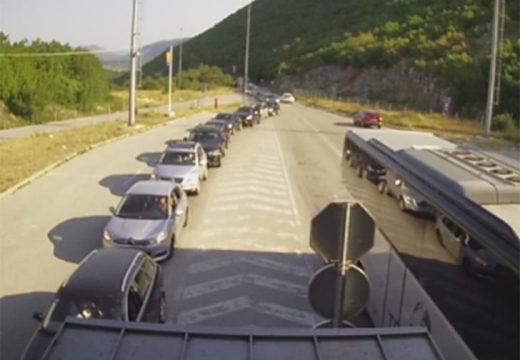 AMS RS: Duge kolone na izlazu iz BiH