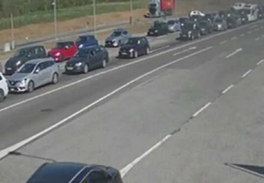 Granični prelazi: Haos na čak 12 prelaza, evo gdje su najveće gužve