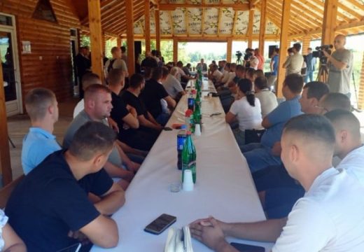 Minić uručio rješenja: Podrška za nabavku bjeloruskih traktora