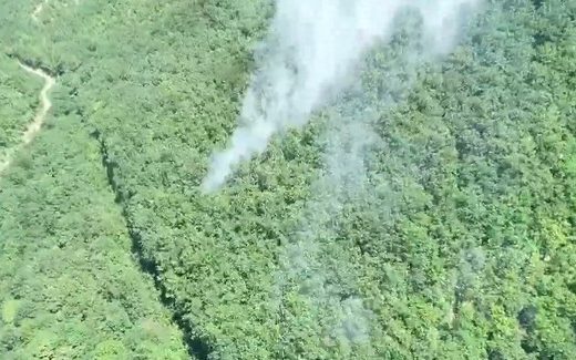 Požar u Novom Goraždu se ponovo širi: Vatrogasci branili kuće i štalu, sve veći pritisak na terenu