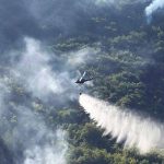 Dramatično kod Konjica: Vatra na 30 metara od kuća, u akciji tri helikoptera (VIDEO)