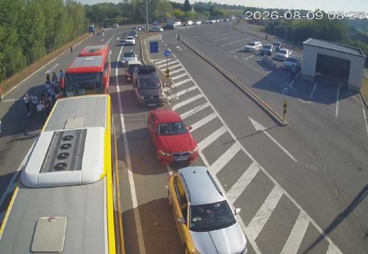 Pojačan saobraćaj na granicama BiH: Na pojedinim prelazima kilometarske kolone u oba smjera