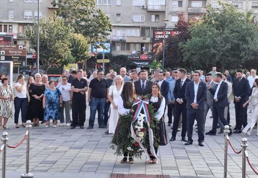 Položeni vijenci i cvijeće: Povodom slave grada Bijeljina – Svetog Pantelejmona