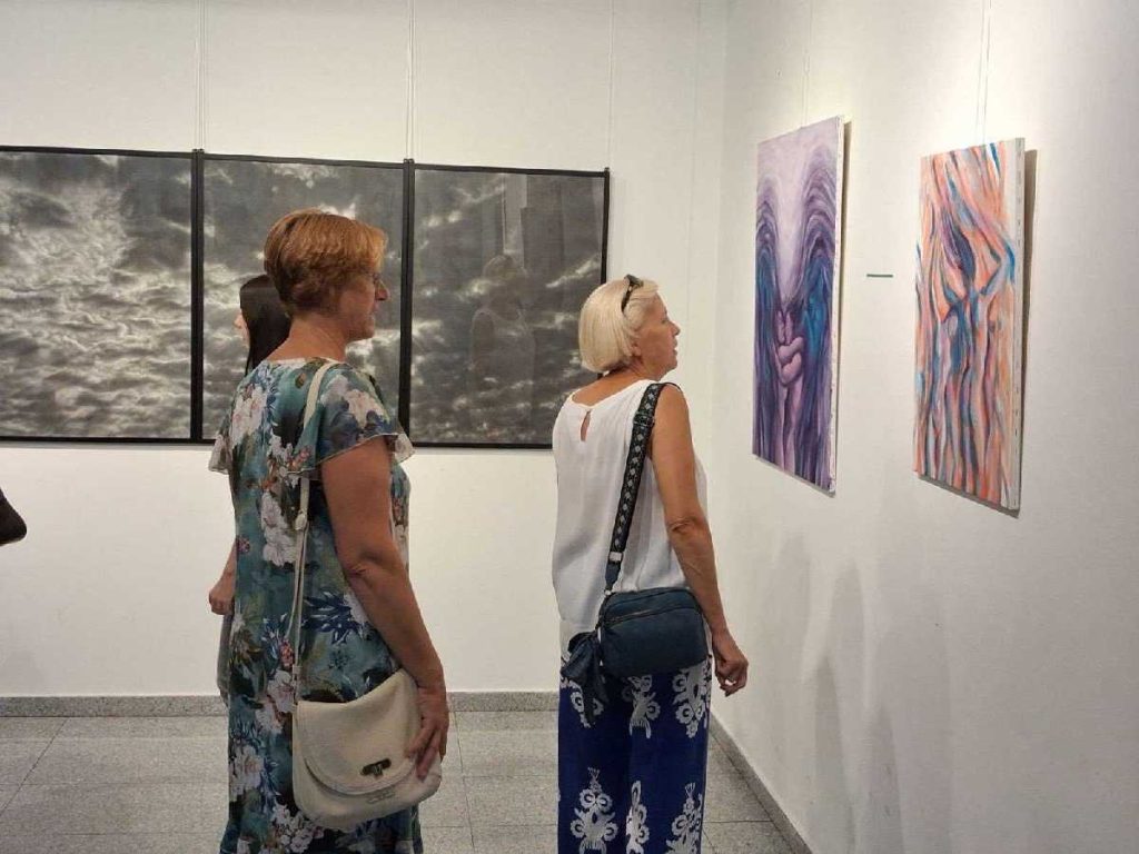 U okviru Pantelinskih dana: Otvoren 18. bijeljinski umjetnički salon (Foto)