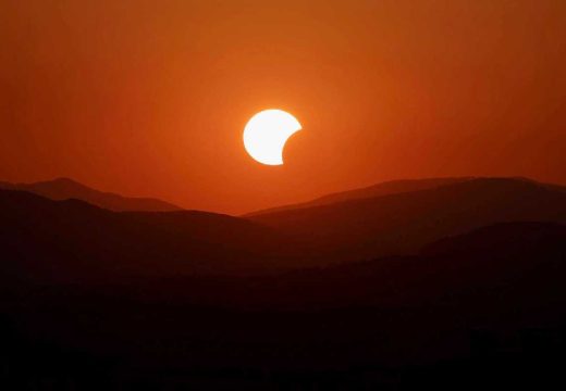 Evo kako je to izgledalo u BiH: Pogledajte gdje je pomračenje Sunca bilo potpuno (Foto/Video)