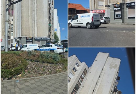 Bijeljina: Fasada sa zgrade pala na vozilo, intervenisala policija
