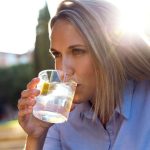Zdravlje: Zašto biste trebali popiti čašu vode prije prve jutarnje kafe