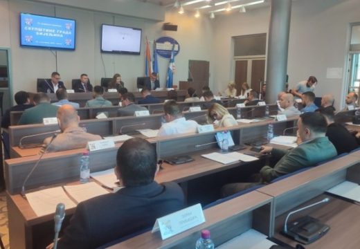 Odbornici u Bijeljini složni: Opozvan Samir Baćevac zbog uvredljive objave o generalu Mladiću