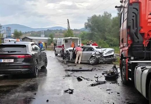Tragedija kod Rogatice: Jedna osoba poginula u sudaru tri vozila