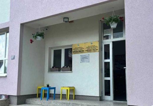 Užas u dvorištu škole u Tuzli: Djevojčica nožem povrijedila dvije učenice