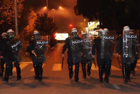 PG protest policija 6004