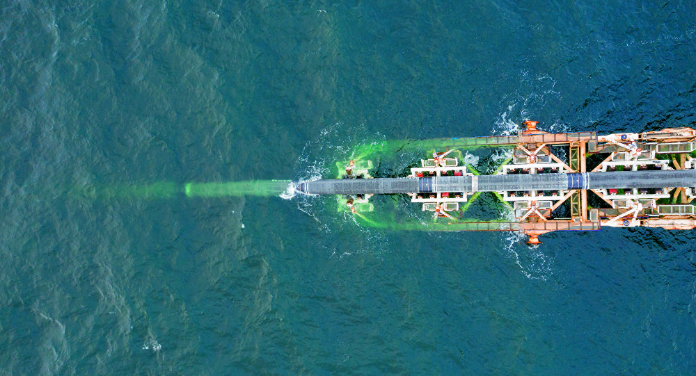 У недељу је брод „Солитер“ почео постављање цијеви које су раније испоручене у луку Карлсхамн.