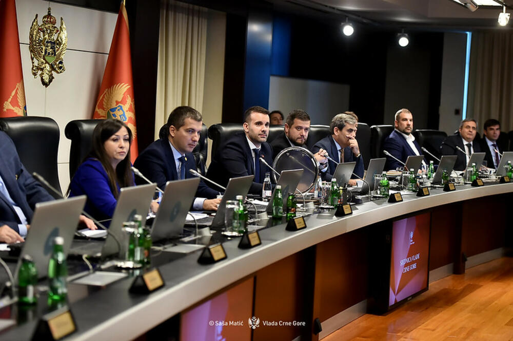 Влада данас разматра продужење одлуке о умањењу акциза на гориво