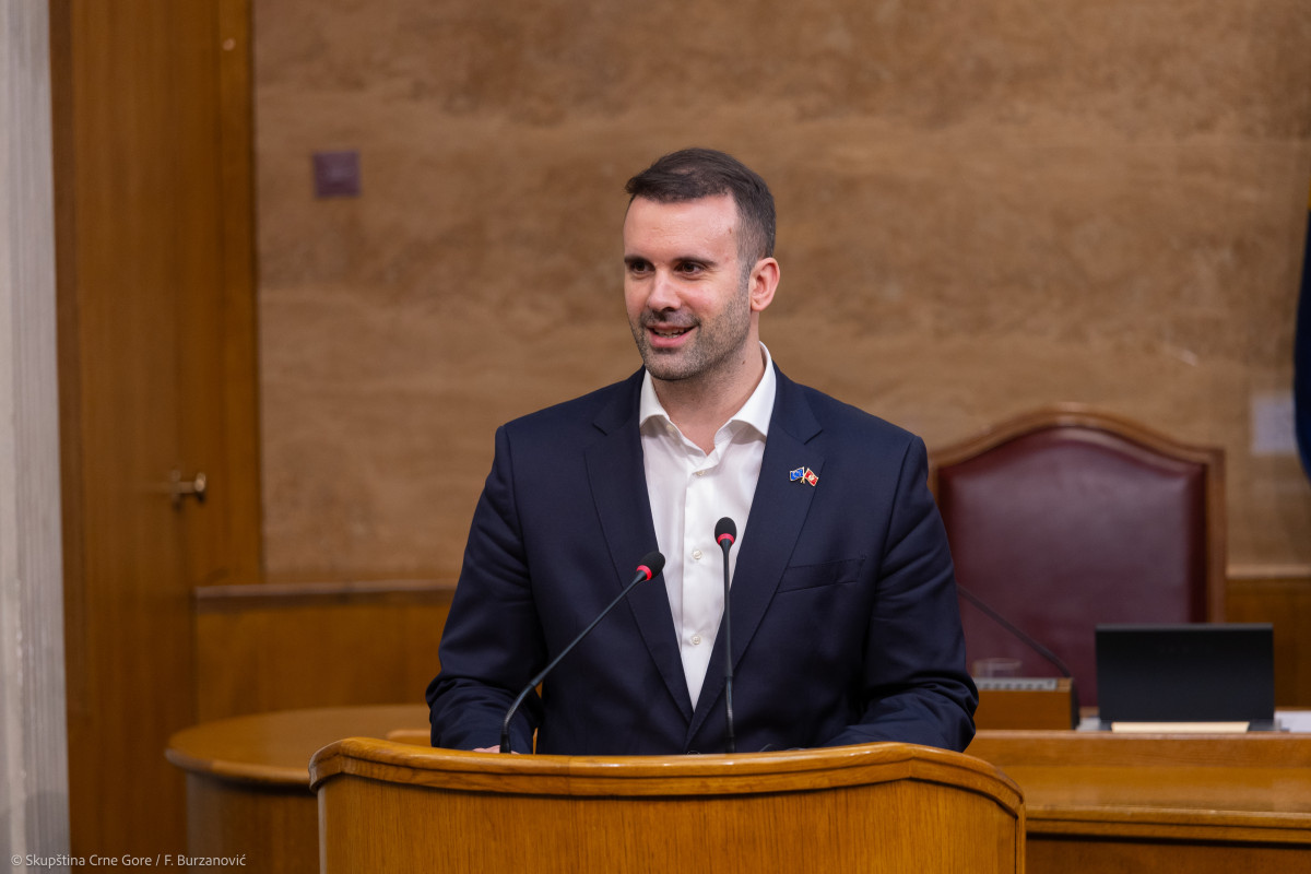 Премијерски сат 30. априла