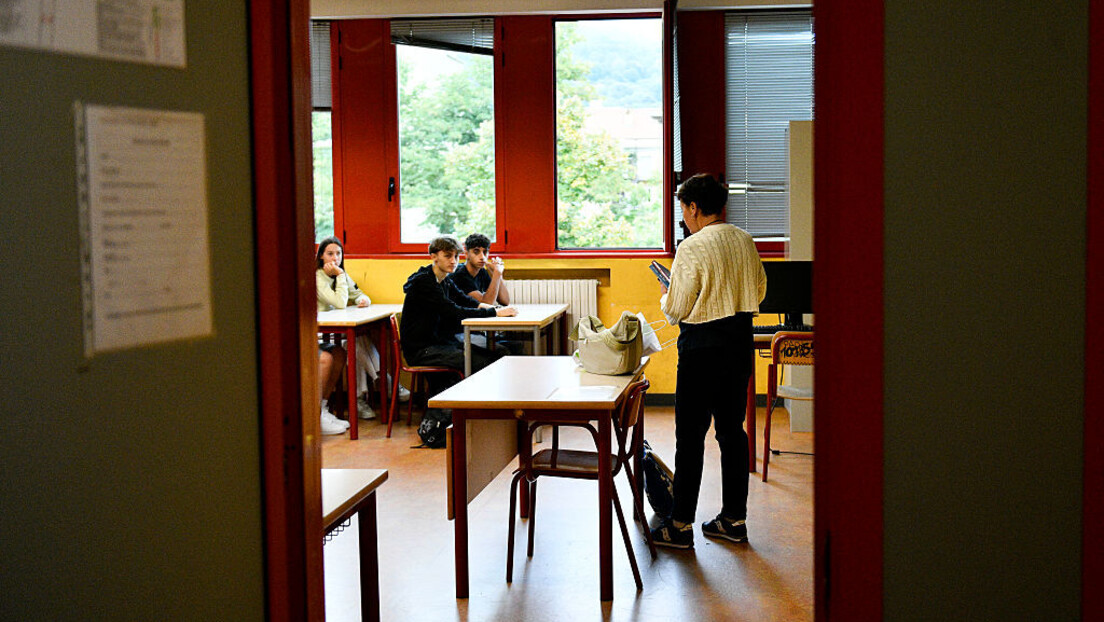 Министарство просвете спрема новине: Повећава се праг за упис у гимназије и средње стручне школе