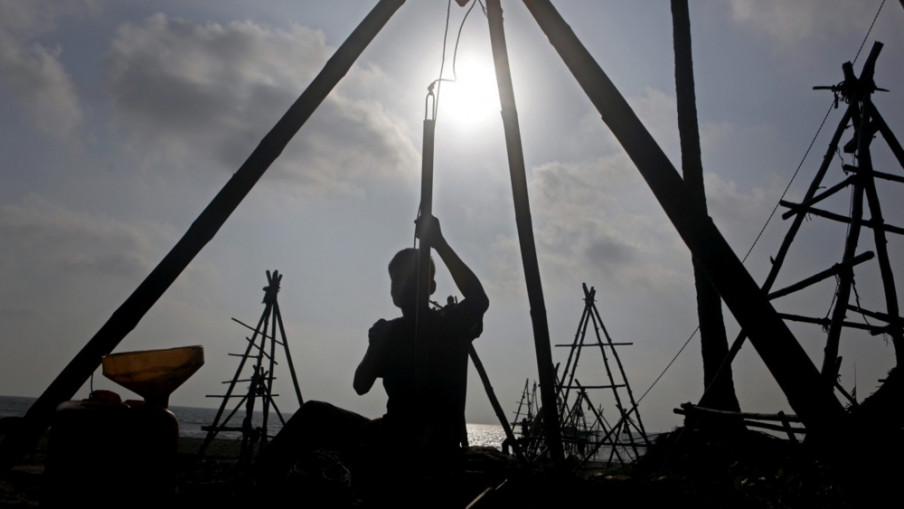 Цена нафте расте услед геополитичких напетости око Ормуског мореуза