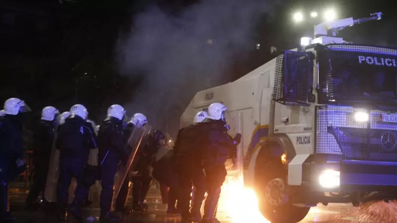 Инциденти на протестима у Тирани: Молотовљеви коктели и сузавац испред Владе