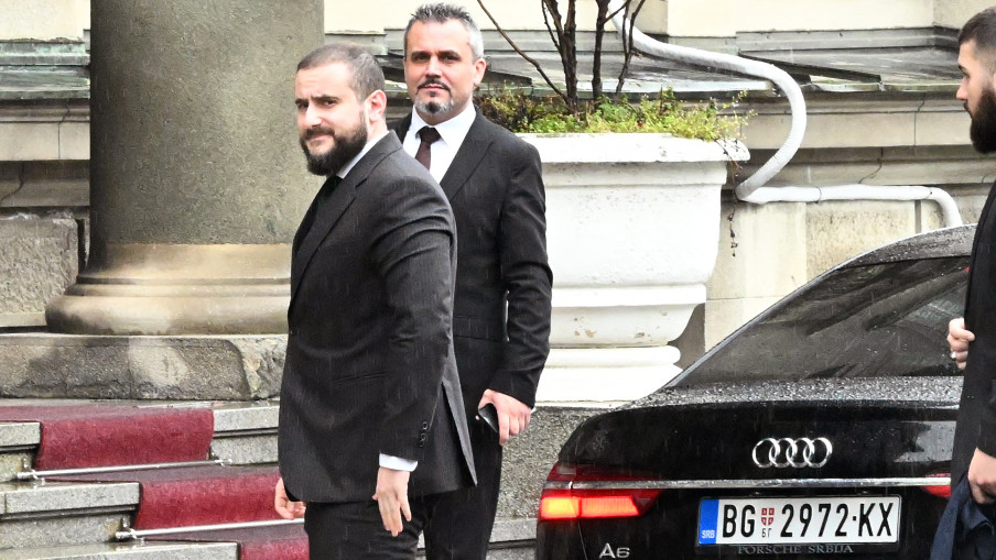 Вучић одржава консултације, у току разговори са представницима Странке правде и помирења