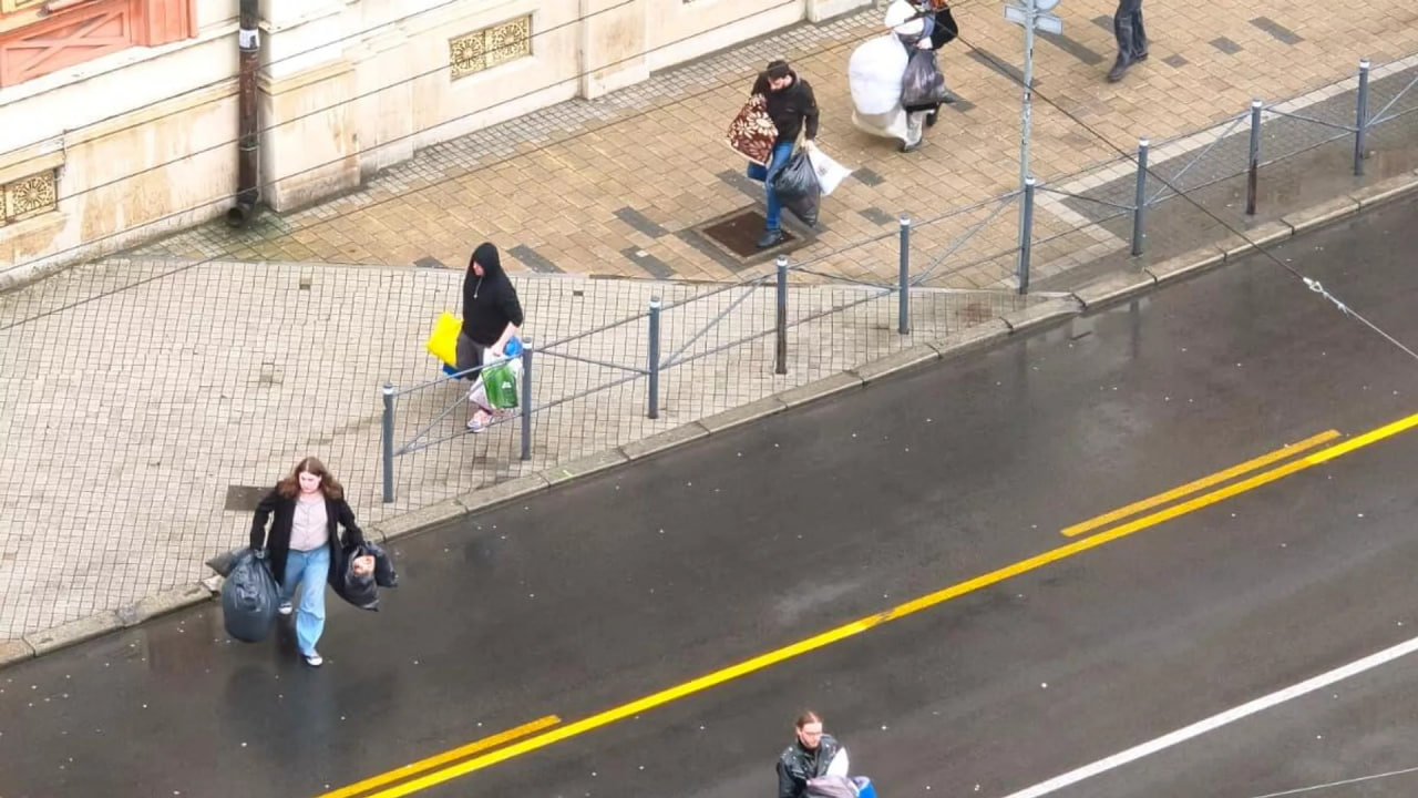 Студенти у блокади напуштају зграду Ректората Универзитета у Београду