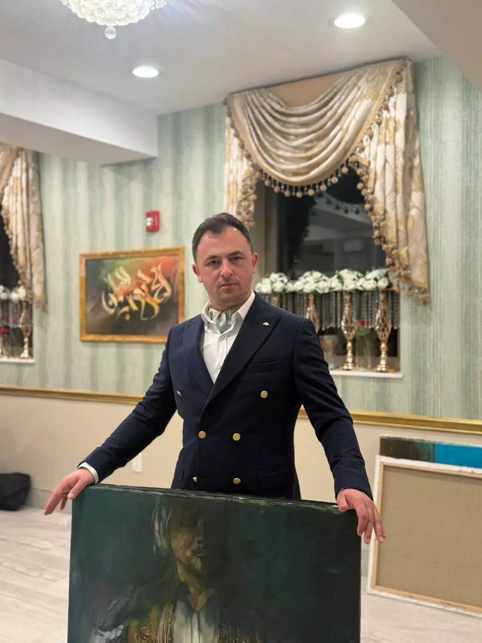 Ко је Селвер Кардовић: умјетник или „кабадахија“ који одређује ко смије кроз чаршију?