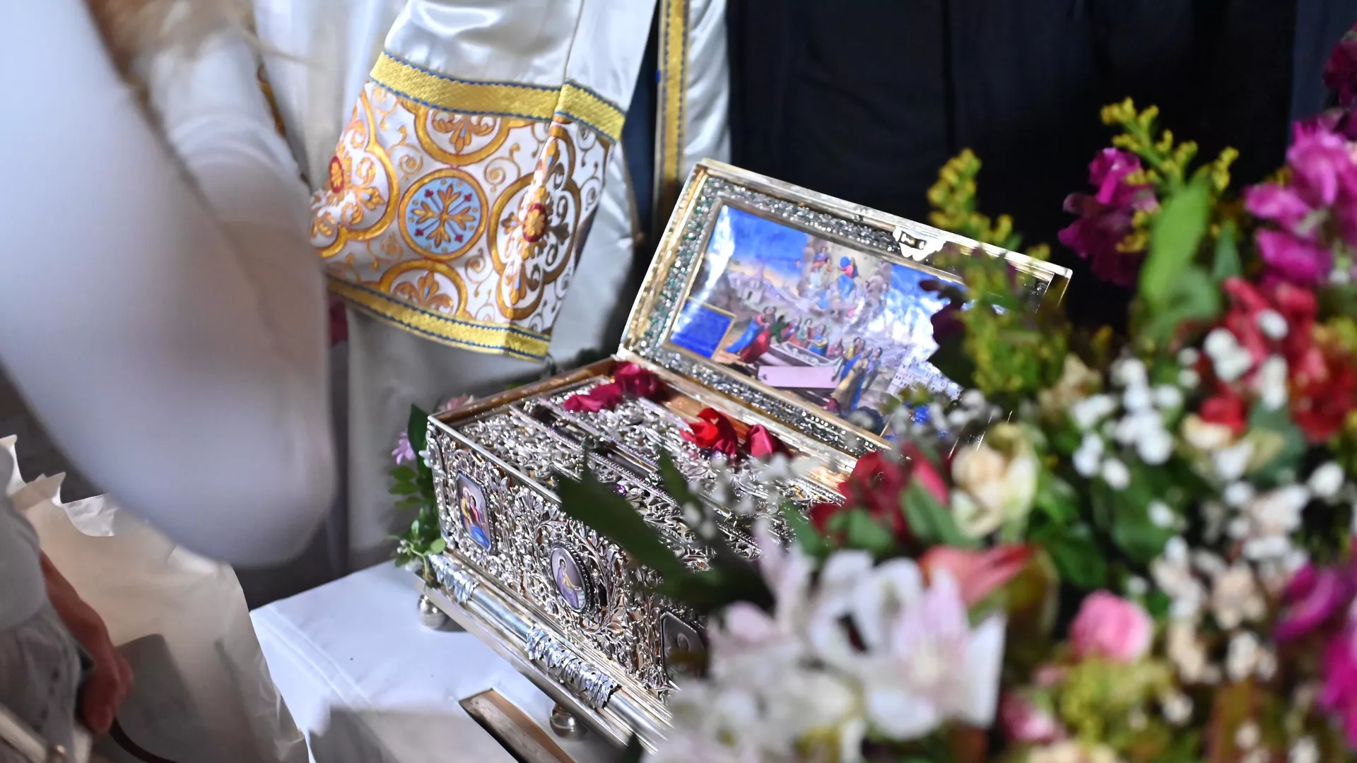 Прослава Спасовдана: Појас Пресвете Богородице на челу литије