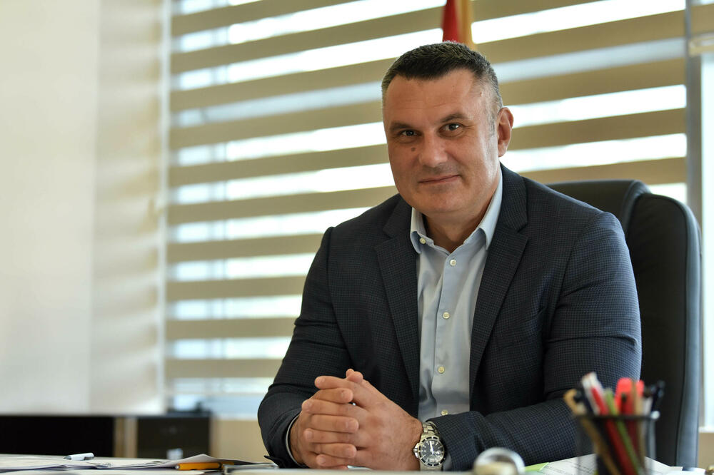 Вуксановић: Асфалт на све четири траке Булевара Тиват-Јаз до краја седмице
