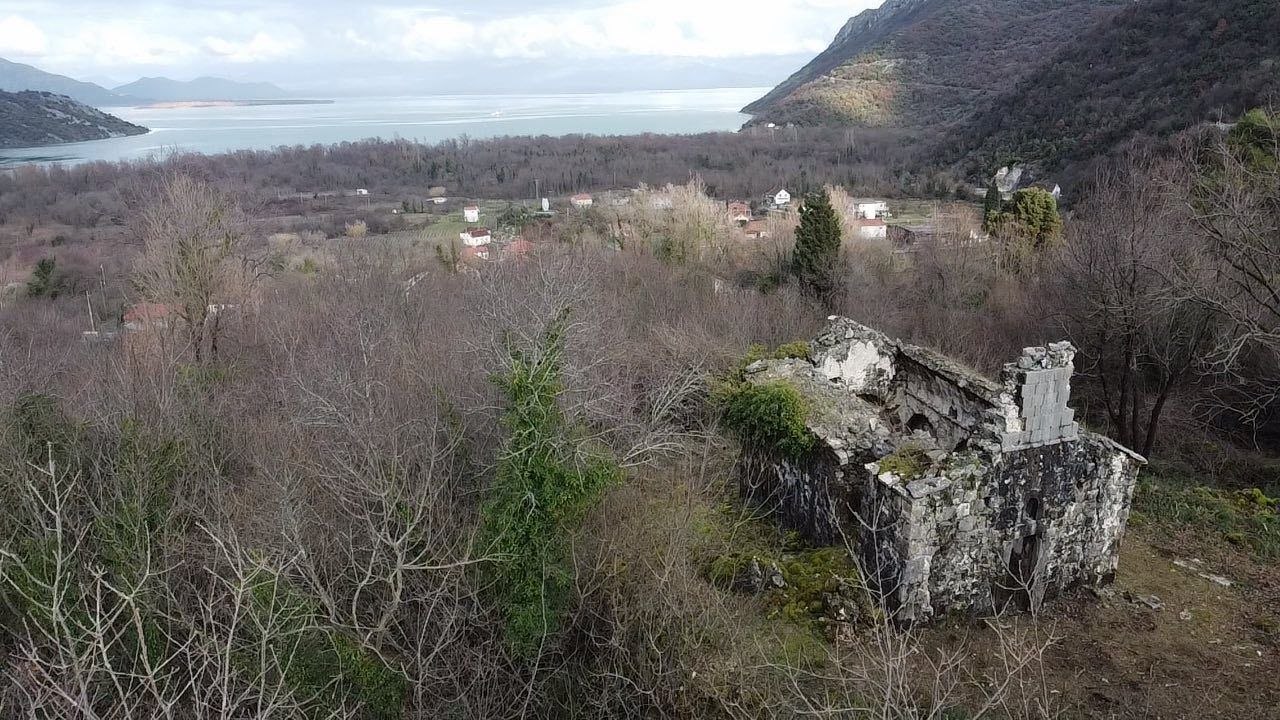 Светиња у Црмници подиже се из тишине